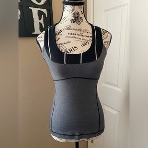 Lululemon Scoop Neck Tank Top - Beautiful Gray with Black-White border - 🤩